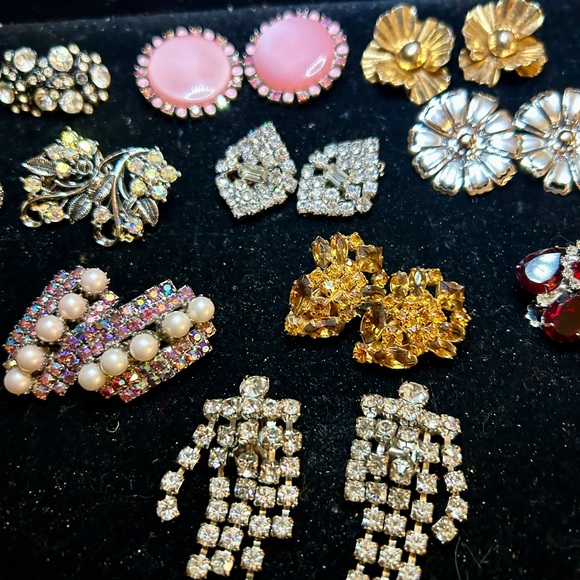 Vintage Clip Earrings Lot of 15. - Picture 8 of 11